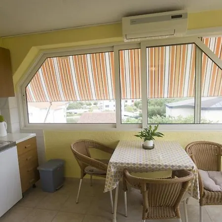 In With Sea View, Balcony, Air Conditioning, Wifi * Pakoštane