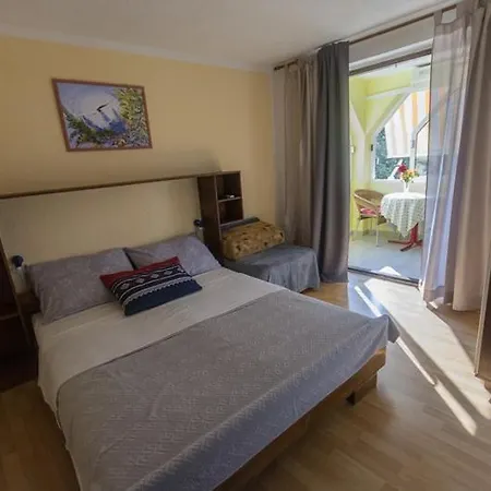 In With Sea View, Balcony, Air Conditioning, Wifi