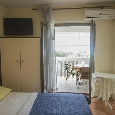 In With Sea View, Balcony, Air Conditioning, Wifi * Pakoštane